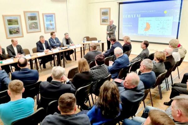 Mero posto siekiančių politikų debatuose – rimti ir juoką keliantys atsakymai