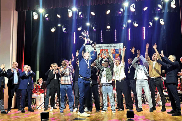 „Svei­ka­tai“ įteik­ti bron­zos me­da­liai