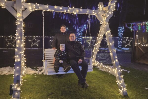 Kiemo puošmenas papildė žvaigždės ir meteoritų lietus