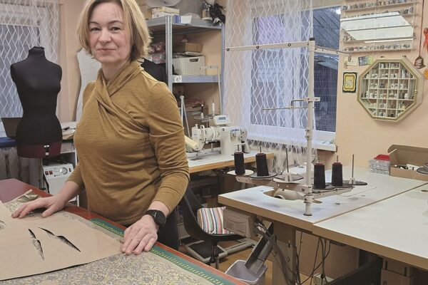 Nuo vaikiškų lėlių drabužių – iki dvarų laikus menančių kostiumų