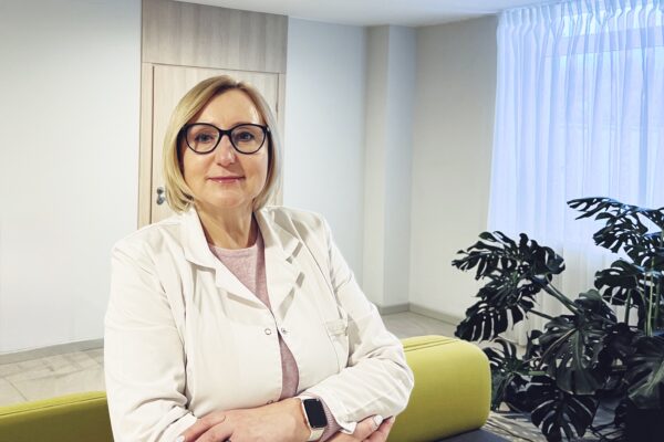 Gydytoja paaiškino, kokių nugaros skausmų ignoruoti negalima: tai gali būti rimtos ligos pradžia