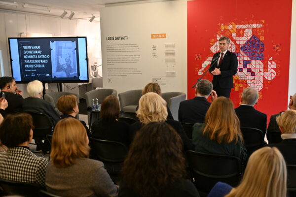 Kęstutis Budrys: pokario vilko vaikų istorija šiandien agresorės Rusijos kartojama Ukrainoje