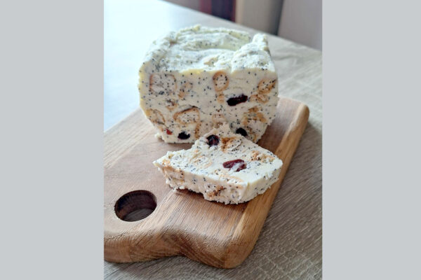 Varškės ir aguonų pyragas