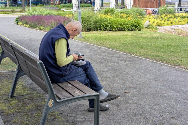 Bekovojant su vaikų telefonais tyliai auga kita „ekranų krizė“