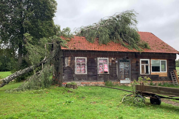Audrai praslinkus: dienos be elektros, vandens ir telefono ryšio