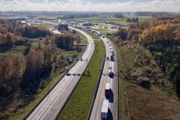 Naujajai „Via Toll“ sistemai pakaks išmaniojo telefono: kuo išsiskirs Lietuvoje diegiama technologija